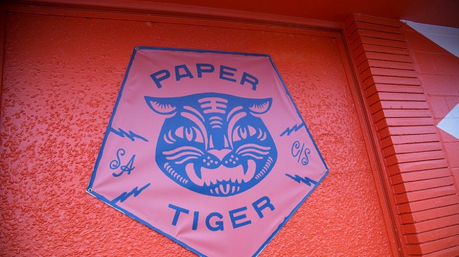 Paper Tiger, Con Safos