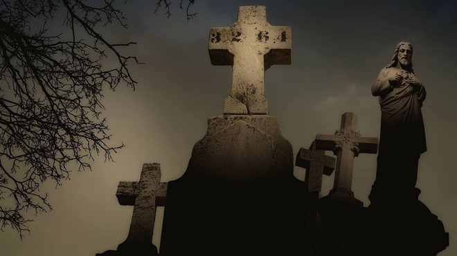 Supernatural Tour Lets You Explore the Hauntings of the San Antonio National Cemetery on Halloween Night