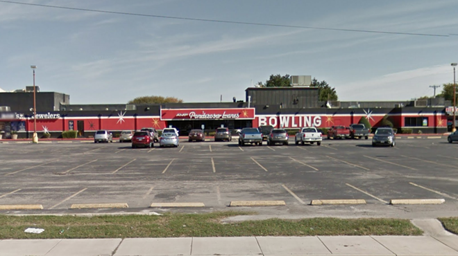 Teen Shoots Mom's Boyfriend Outside South Side Bowling Alley Because He Didn't Like How He Was Talking to Her