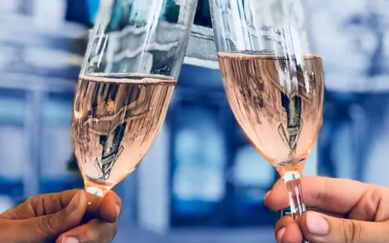Image: Be My Valentine: Sip and Shop