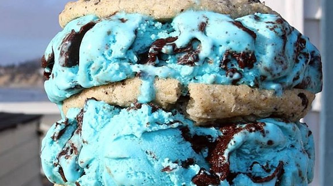 The Baked Bear Bringing Giant Ice Cream Sandwiches to San Antonio This Month