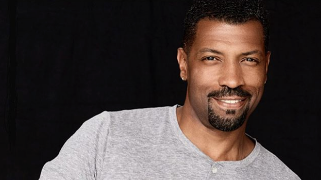 Comedian Deon Cole Setting Up at Laugh Out Loud This Weekend