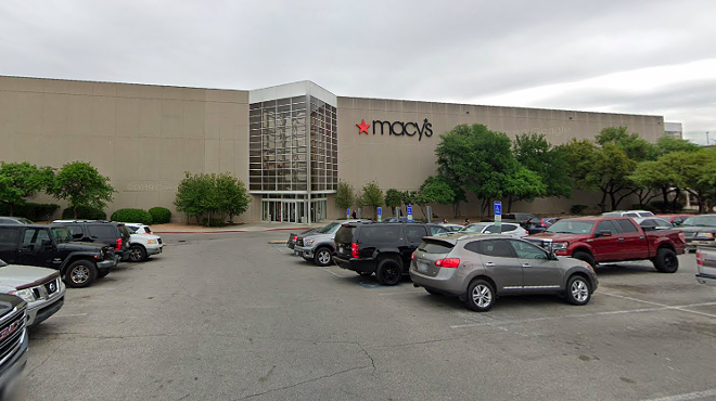 San Antonio Police Searching for Suspect Who Shot Man in Macy's Parking Lot at North Star Mall
