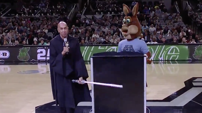 Spurs Coyote Professed His Eternal Love for Baby Yoda at Thursday's Game