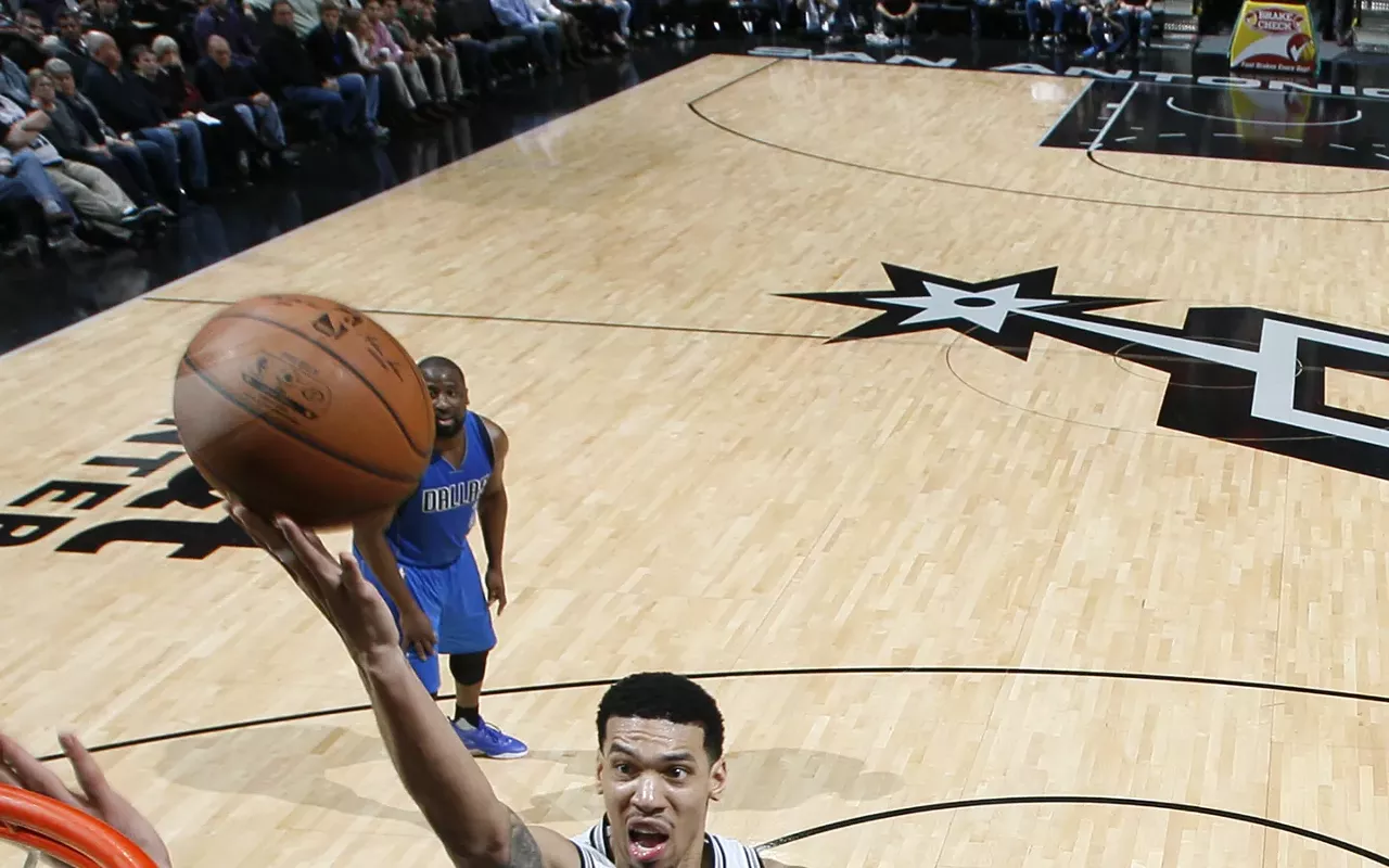 Image: Spurs vs. Raptors