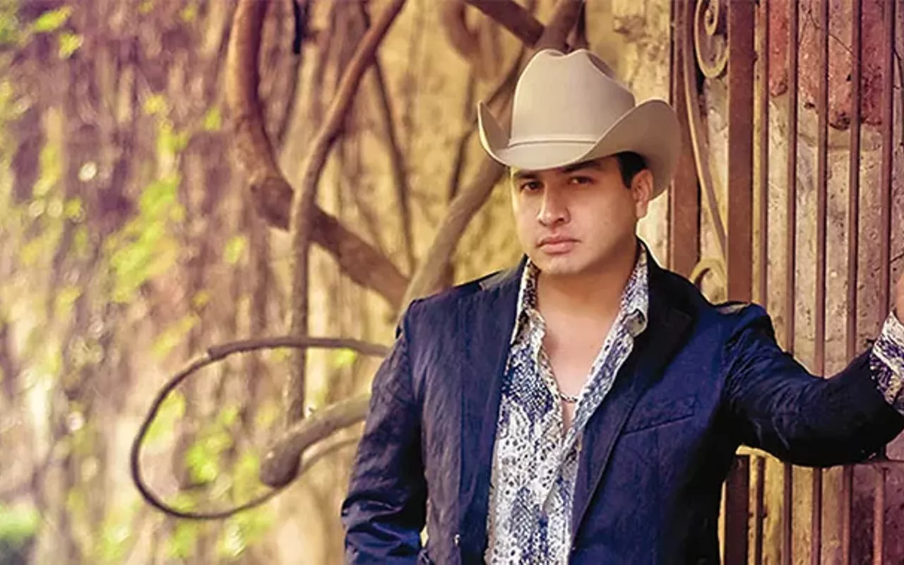Image: Juli&ograve;n &Agrave;lvarez y su Norte&ntilde;o Banda