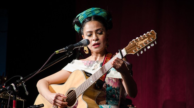 Singer-Songwriter Azul Barrientos Draws Inspiration from Mexican Icon Mario Moreno for ‘Noche Azul: Cantinflas’