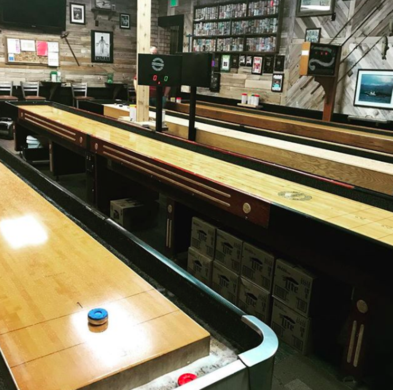 Rookies Bar is a self-proclaimed “laid-back watering hole” with a lot more to offer than just beer. Although the bar has a wide selection of drinks, the star feature of Rookies is the sectioned off shuffleboard arena that holds local and nationwide tournaments. There’s also billiards and karaoke to partake in between games.
Photo via Instagram / september29th