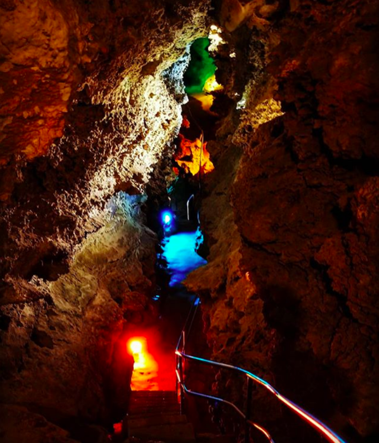 Be amazed at Wonder World Park
1000 Prospect St, San Marcos, (512) 392-3760, wonderworldpark.com
This one-of-a-kind theme park is perfect for a new getaway with the fam. Known as the first show cave in Texas, WWP lets you explore the Balcones Fault Line Cave and plenty of other attractions the kiddos will be entertained by for hours. The park takes pride in being home to “the nation’s only true example of an earthquake-formed cave” so book a tour and prepare to be wowed.
Photo via Instagram / shanekourt