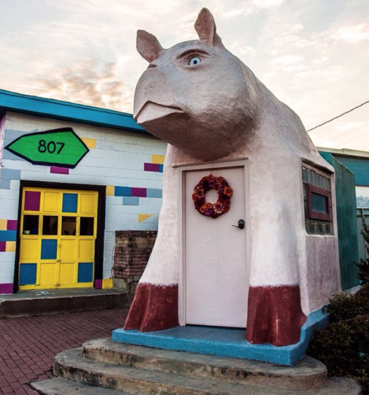 The former Frank’s Hog Stand
801 S Presa St
Though Frank’s Hog Stand has long since closed, the hog has kept on standing. Fashioned to look like a pig to grab people’s attention, the pig has been restored since its heyday in the 20th century and remains to be a favorite selfie spot of tourists and locals alike.
Photo via Instagram / jlg_atx