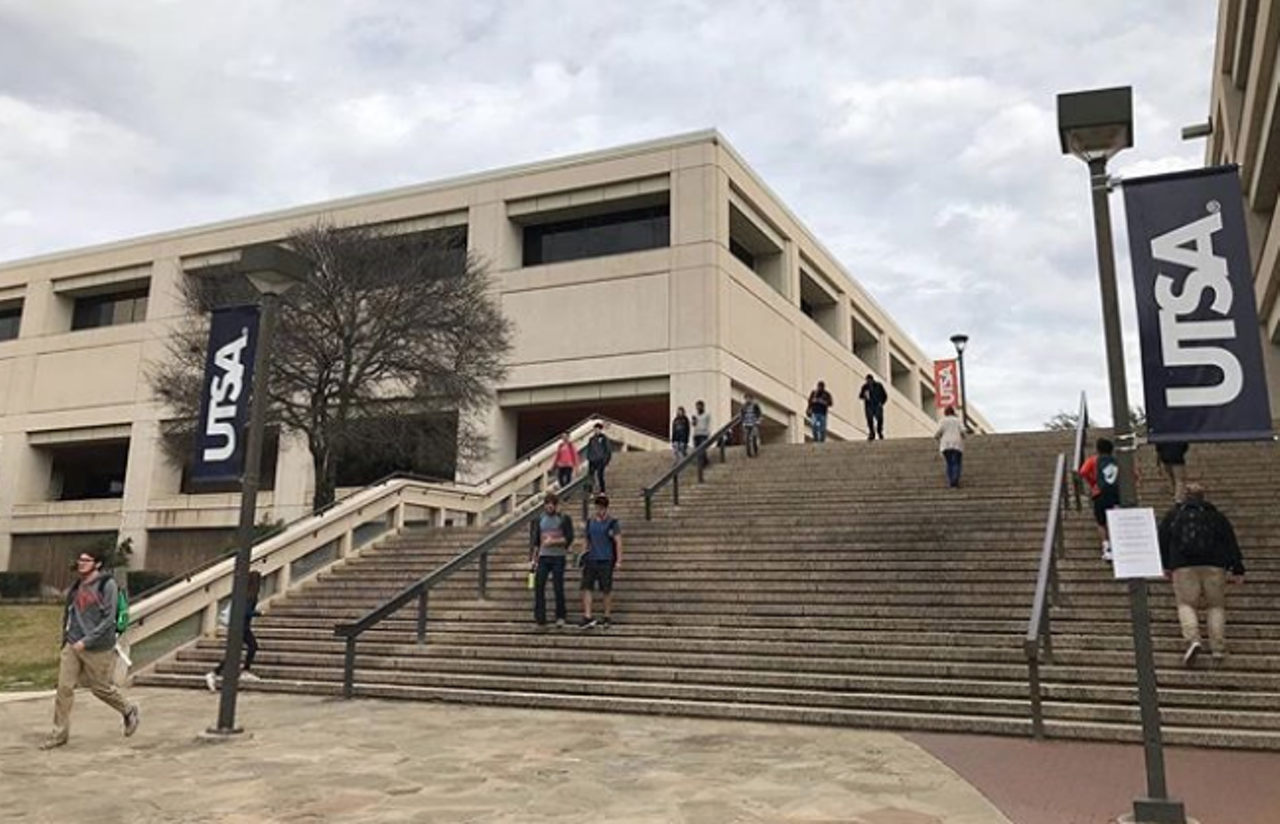 You’ll get calves of steel without meaning to
Sometimes you have a class in the Business Building and you’ve got to haul ass all the way to the BSE in 10 minutes just to get stuck with the left-handed desk. Or maybe your schedule means you gotta climb lots of stairs. It be that way sometimes.
Photo via Instagram / utsa