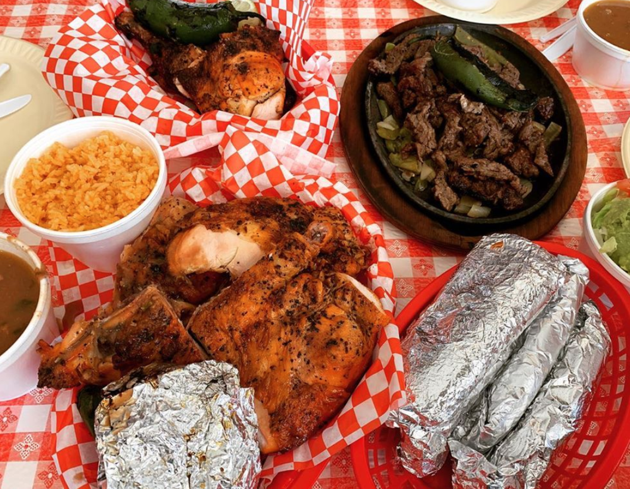 Pollos Asados Los Norteños
4642 Rigsby Ave, (210) 648-3303, bestpollosasados.com
Ever wondered why this East Side spot is so damn tasty? It’s because the flavors are completely legit here. Juicy chicken and all the fixings await you, and it’ll satisfy your pansita every single time.
Photo via Instagram / feedingfusco