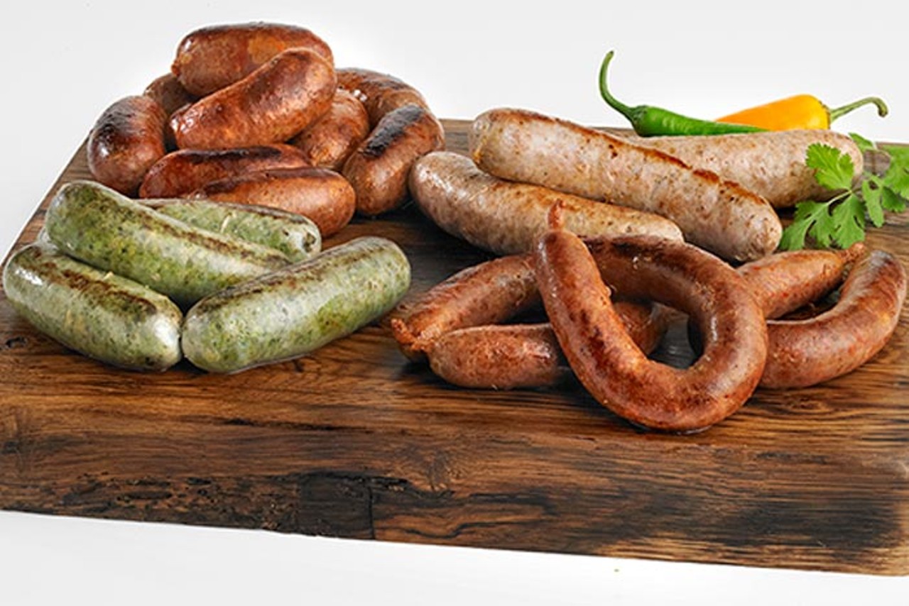 Mexican-Style Sausages and Chorizo
Hand-crafted, regional Mexican-style sausages
made in-store daily by our sausage meisters
with fresh cuts of Natural Pork and Natural
Angus Beef. Choose from Tolucan-Style Verde,
Toluqueno, Toluqueno con Almendras, Mexicano,
Chorizo Mexicano de Res, Chorizo de Huetamo,
and Butifarra de Chiapas.