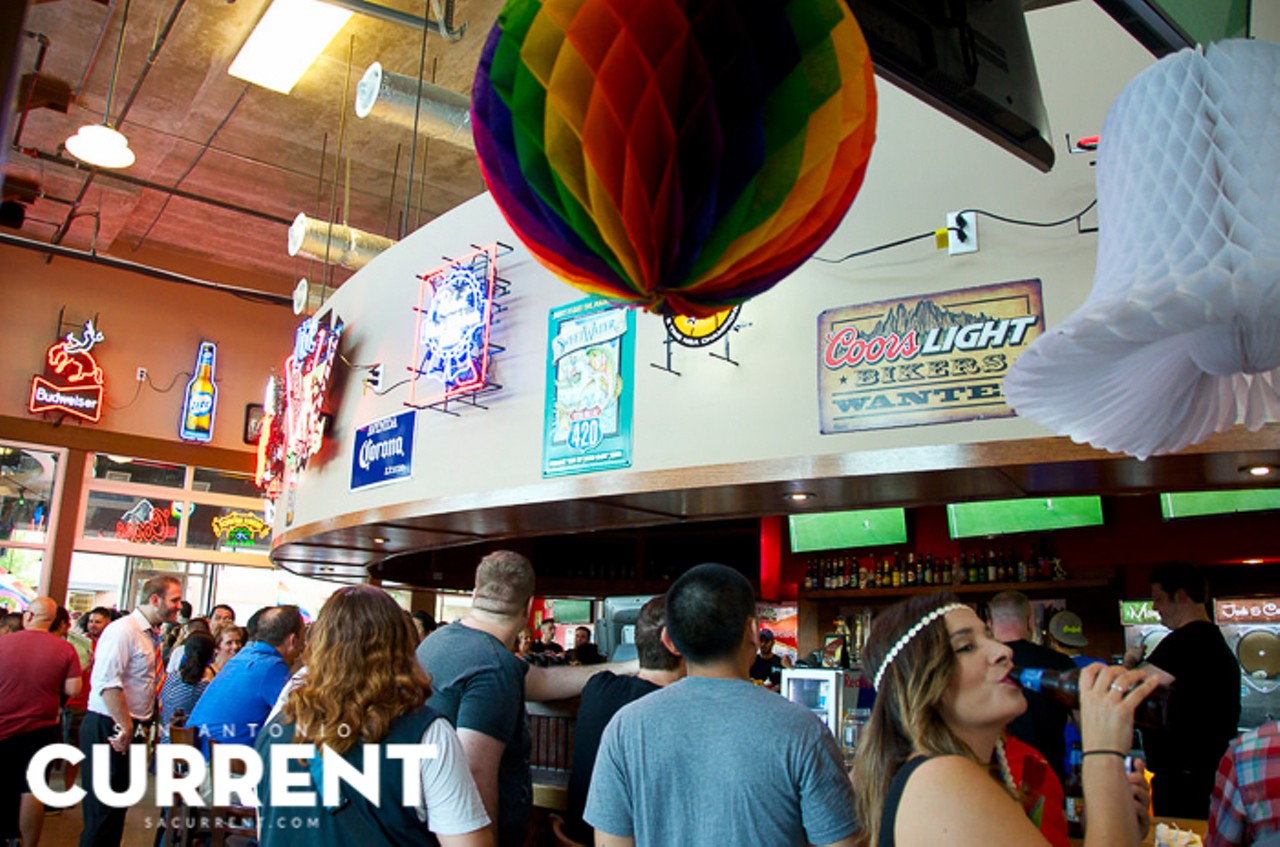 22 Photos Of The HRC's Marriage Equality Party At Luther's Cafe