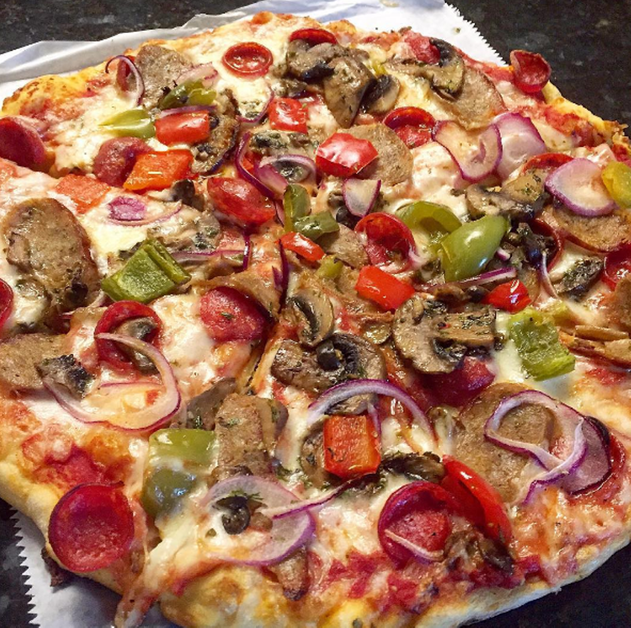 Capos Pizza
(210) 362-1901, 17676 Blanco Rd #400
Photo via Instagram/mllastra