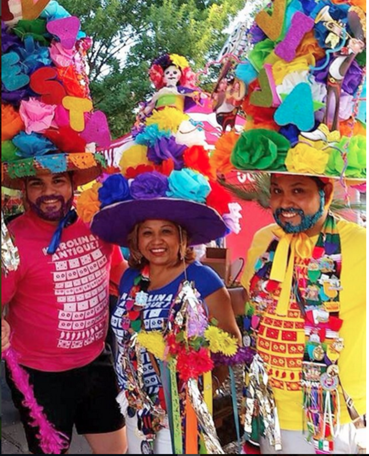 These folks are killing the medal game, the hat game, the Fiesta game. They win them all. 
Photo via Instagram/karolinasantiques