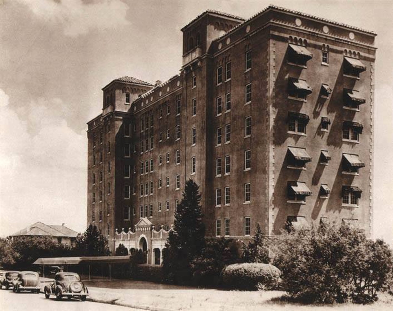 The Bushnell Apartment Building, built in 1927.