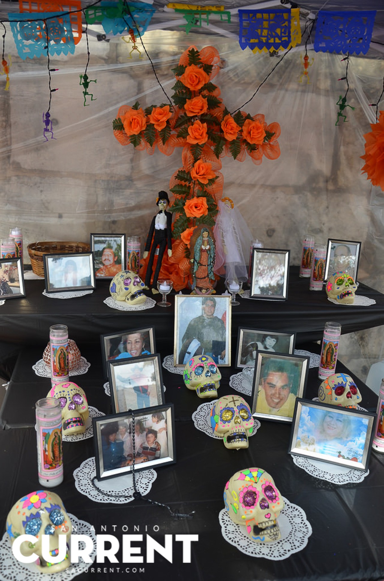 17 Photos of the Dia de los Muertos Altars at Muertos Fest