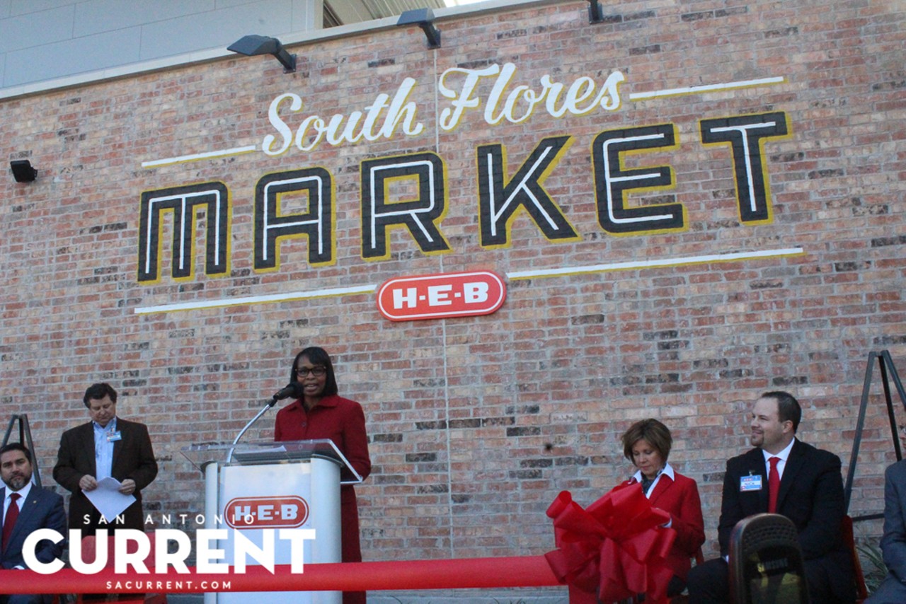 28 Photos of the H-E-B Flores Market Grand Opening