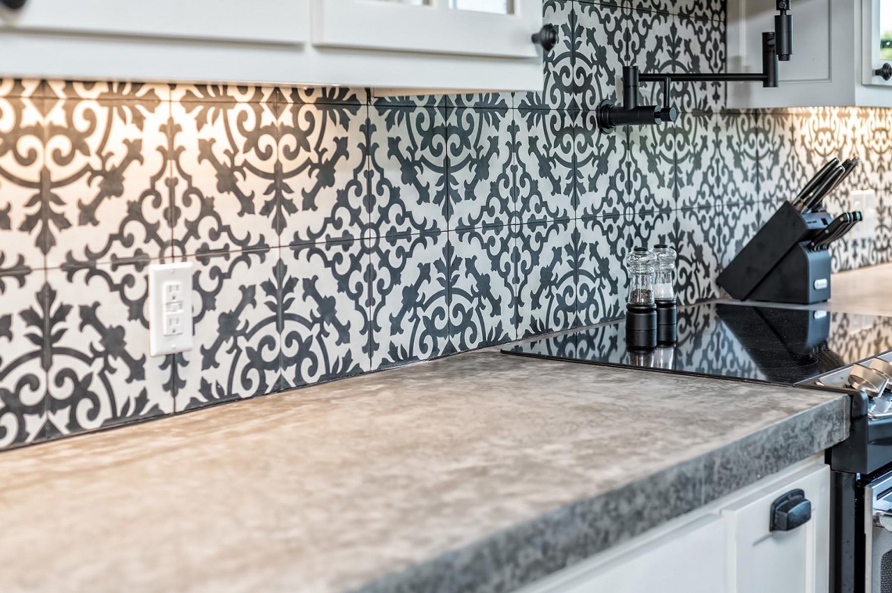 These countertops are just too gorgeous.