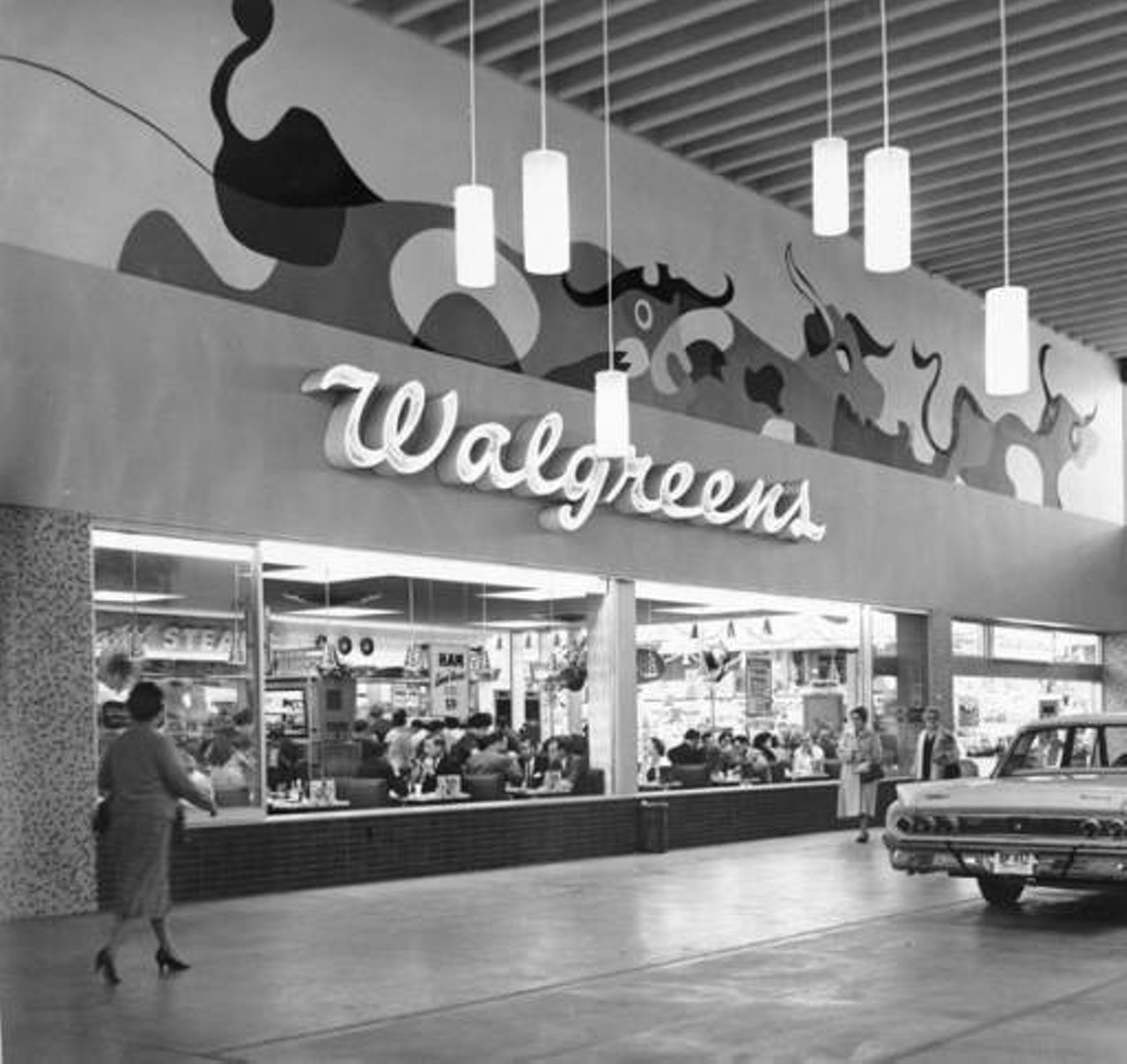 Walgreens, a 1961 Mercury Monterey, and North Star Mall, circa 1960s
Did you know there used to be a Walgreens in North Star Mall? There was.
Photo via Zintgraff Studio Photo Collection