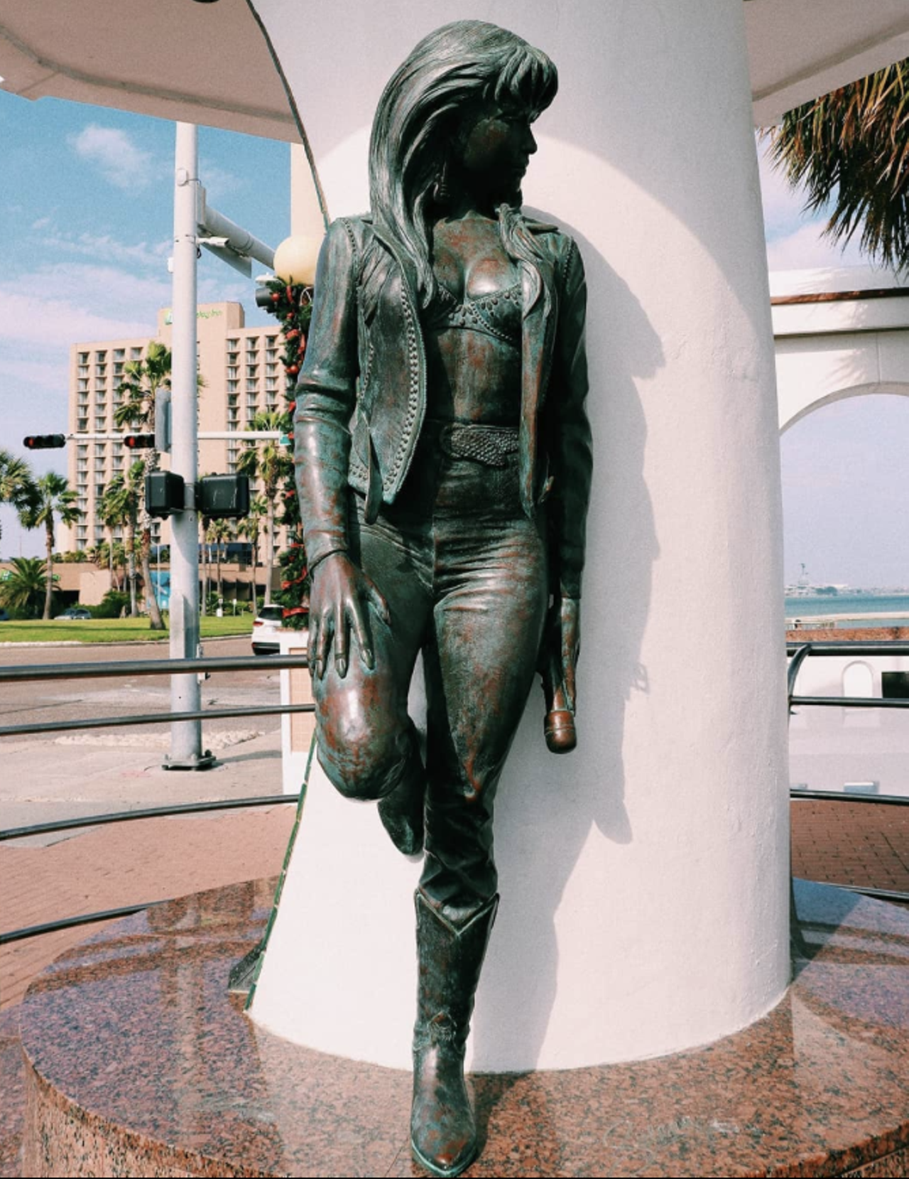 Selena was a fan of Whataburger.
The Queen of Tejano reportedly loved Whataburger. Visitors routinely leave flowers and Whataburger meals at her monument in her hometown — and Whataburger birthplace — of Corpus Christi.
Photo via Instagram / luisalove29