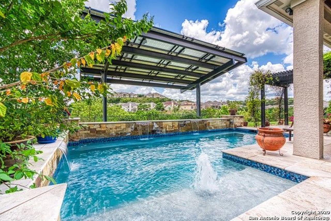 17915 Resort Vw
$675,000
This pool loves to throw plenty of shade, which is actually nice in these crazy hot San Antonio summers.