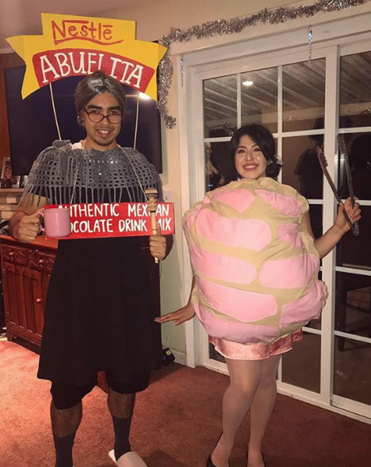 Pan Dulce
Dress up as your favorite sugary pastry from the neighborhood bakery. A cocha makes a great choice, but don't limit yourself. Make it a couples costume by having your partner go as a cup of Mexican hot chocolate or a package of Nestle Abuelita mix. 
Photo via Instagram / artofzyanya