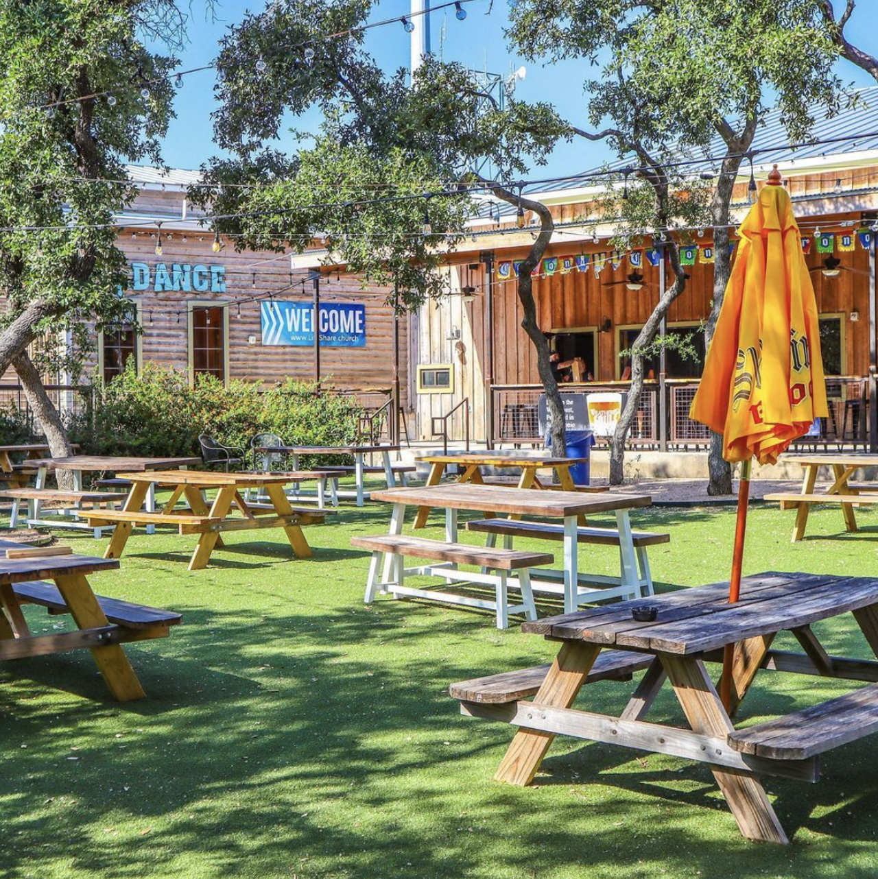 The Well
Mask Required
5539 UTSA Blvd, (210) 877-9099, thewellsanantonio.com
Enjoy a casual Texas experience at The Well, where you and your furry friend can lounge at sun-bathed picnic tables. Snag a marg and a bowl if ice-cold H20 for your pup.
Photo via Instagram / thewellsanantonio