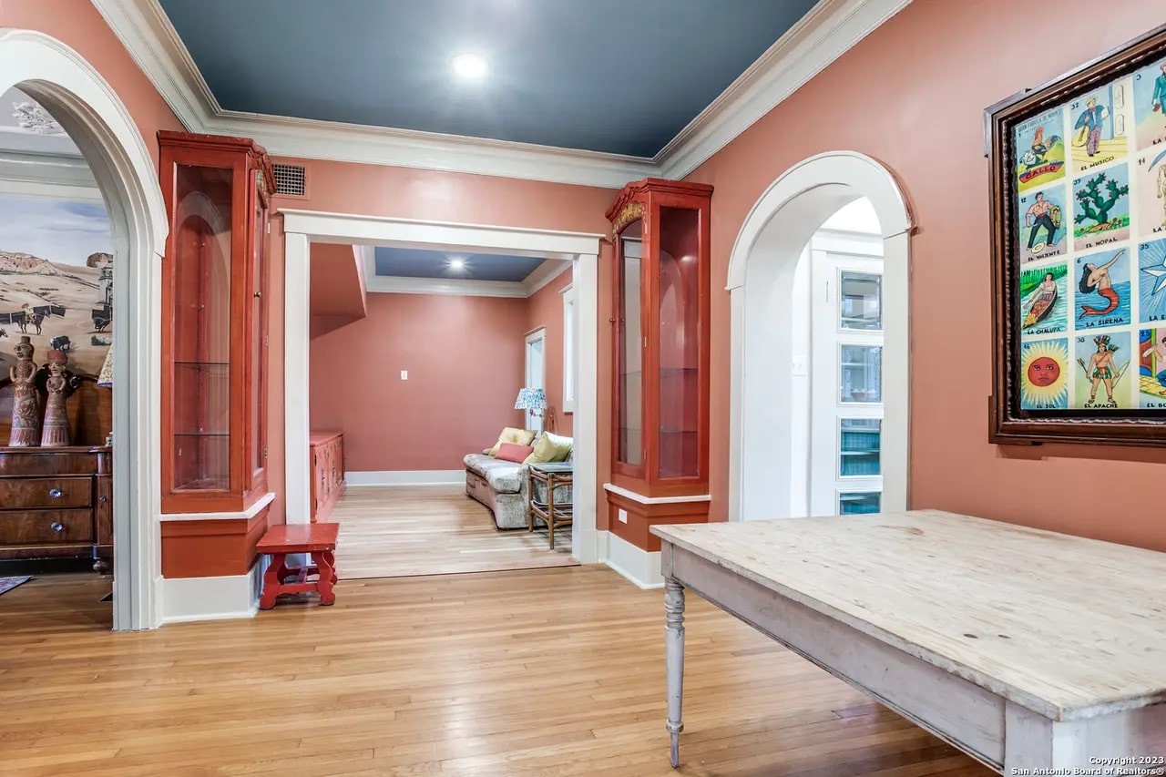 A historic San Antonio home once owned by the senior pastor of Trinity Baptist Church is for sale