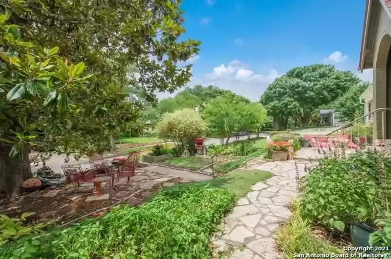 A quirky and cute 1918 cottage is for sale in San Antonio's Alamo Heights area