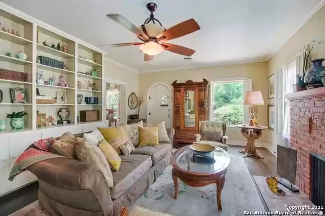 A quirky and cute 1918 cottage is for sale in San Antonio's Alamo Heights area