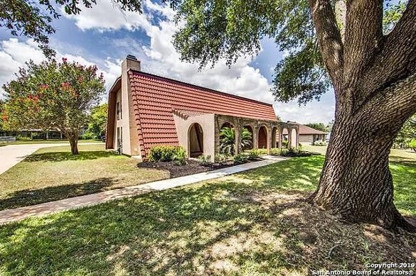 A San Antonio House Almost Completely Covered in Spanish Tile Is Now for Sale