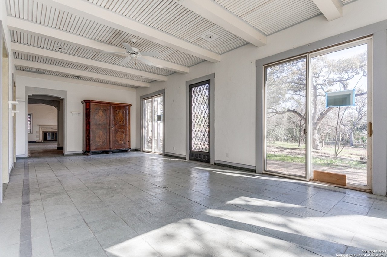 A San Antonio mansion constructed by the Alamo Cenotaph's builder is for sale