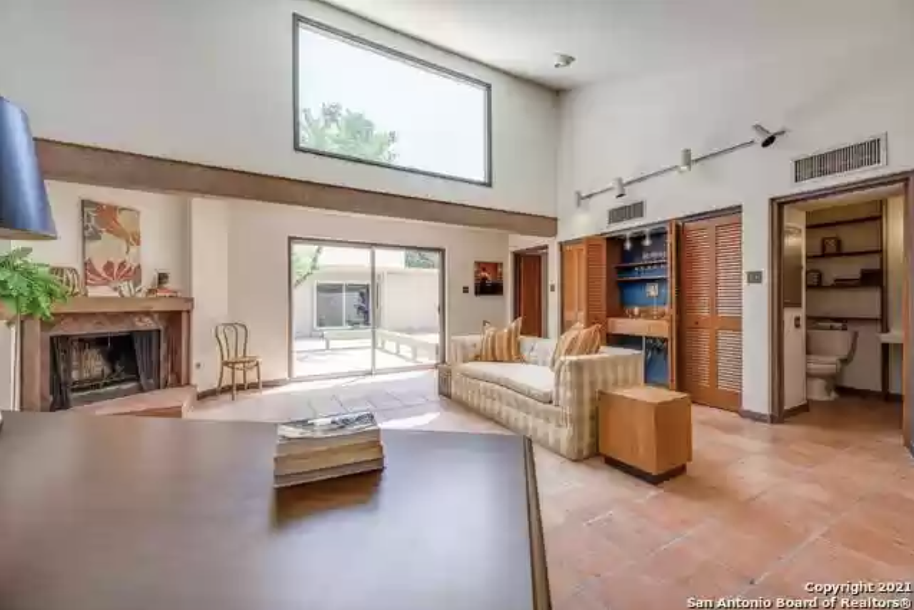 A San Antonio Mid-Century Modern home for sale was designed by the Alamo's former staff architect