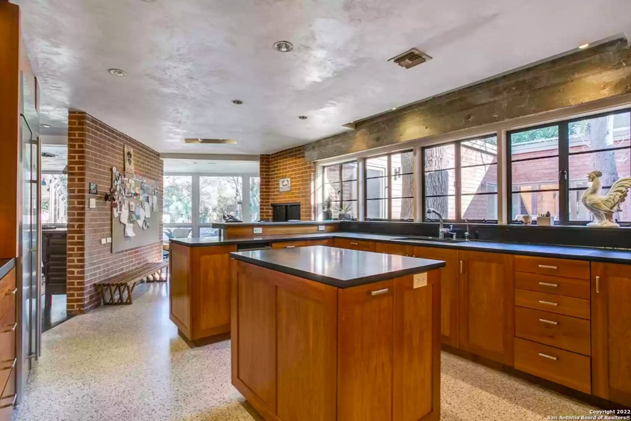 A San Antonio Midcentury Modern home built by famed architect O'Neil Ford is for sale