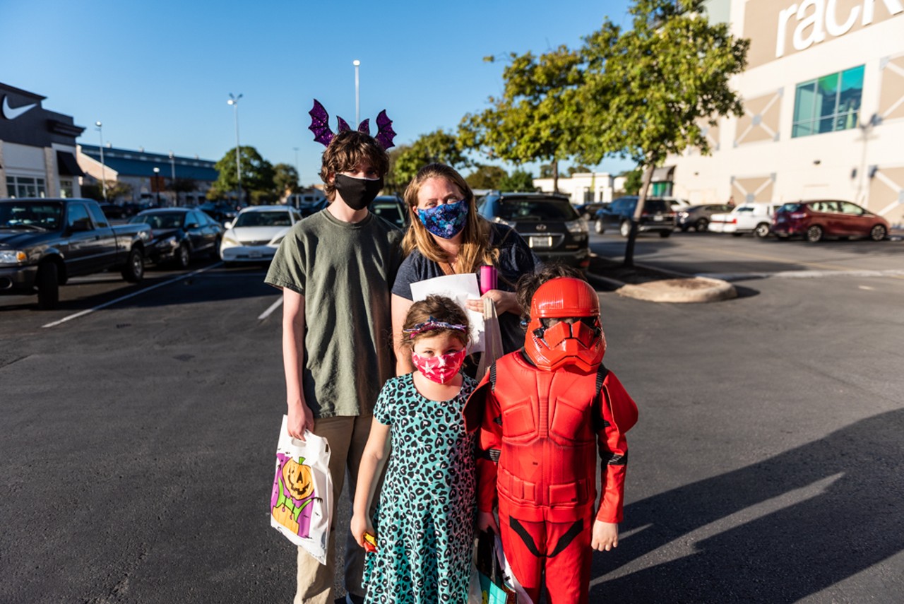 All the boo-tiful costumes and flowers we saw at Alamo Quarry Market