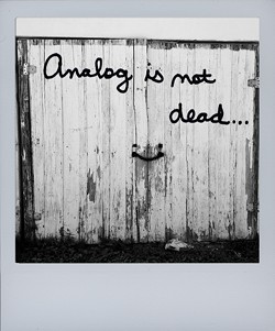 analog-is-not-dead_title_imagejpg