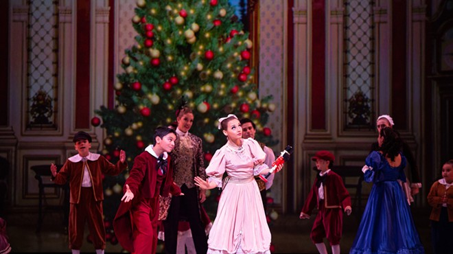 The production features a cast of 25 professional ballet dancers and approximately 100 children.