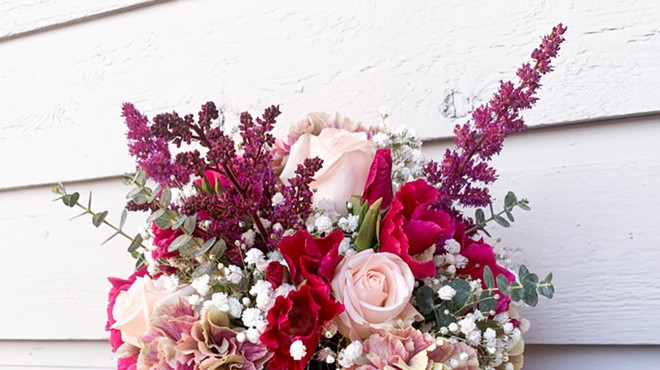 Blossoms & Bubbly: Create your own flower arrangement