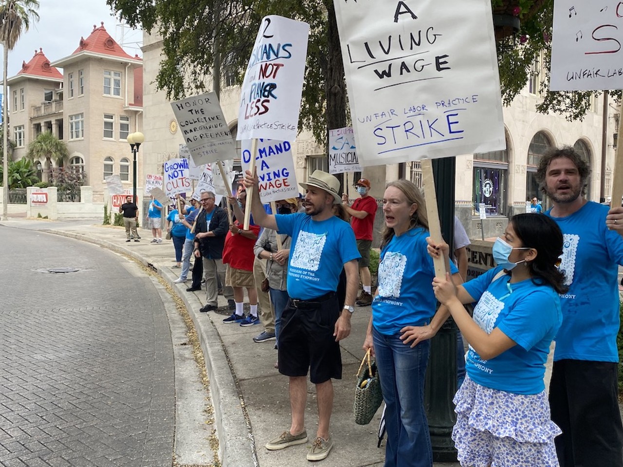 Everything we saw as the San Antonio Symphony's striking musicians picketed downtown