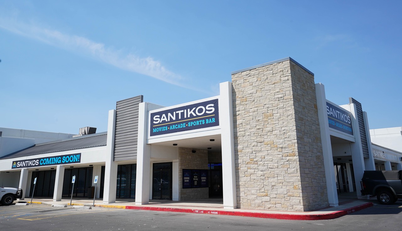 Santikos Entertainment Westlakes
1255 SW Loop 410, (210) 664-3348, santikos.com
After the Alamo Drafthouse closed its Westlakes location, Santikos took it over, renovating and reopening the theater in spring 2022. In addition to an arcade, sports bar and — of course — movies, the Westlakes location has trivia nights on Wednesdays.
Photo courtesy of Santikos Entertainment