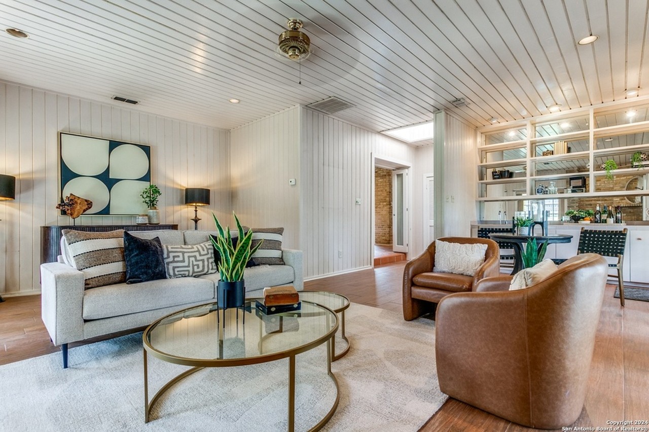 Mid-Century Modern home for sale in San Antonio was designed by Tower of the Americas architect