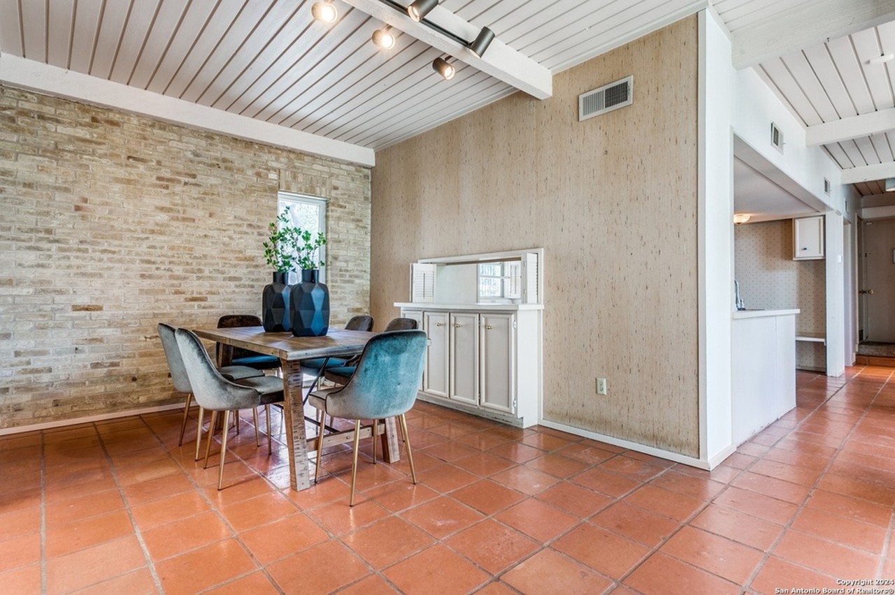 Mid-Century Modern home for sale in San Antonio was designed by Tower of the Americas architect