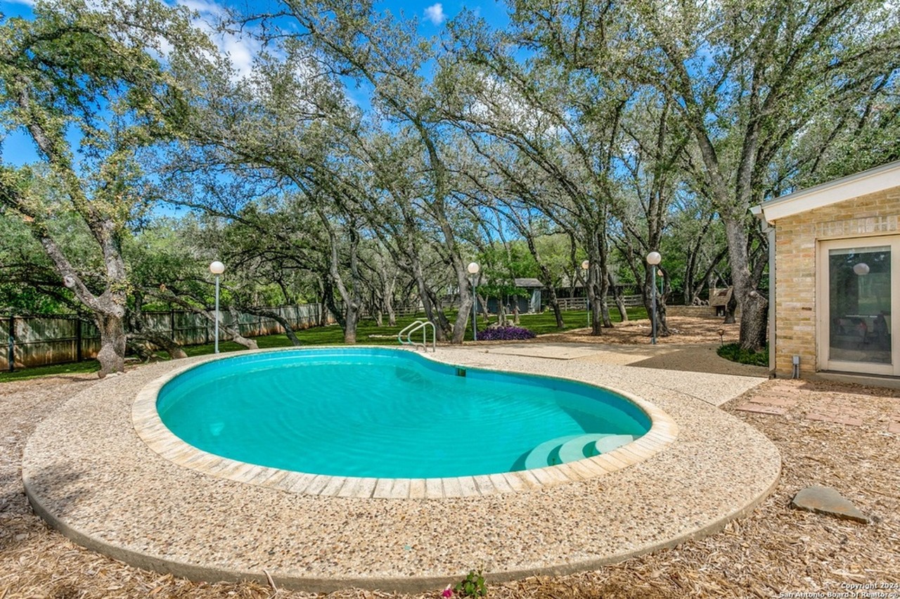 Mid-Century Modern home for sale in San Antonio was designed by Tower of the Americas architect