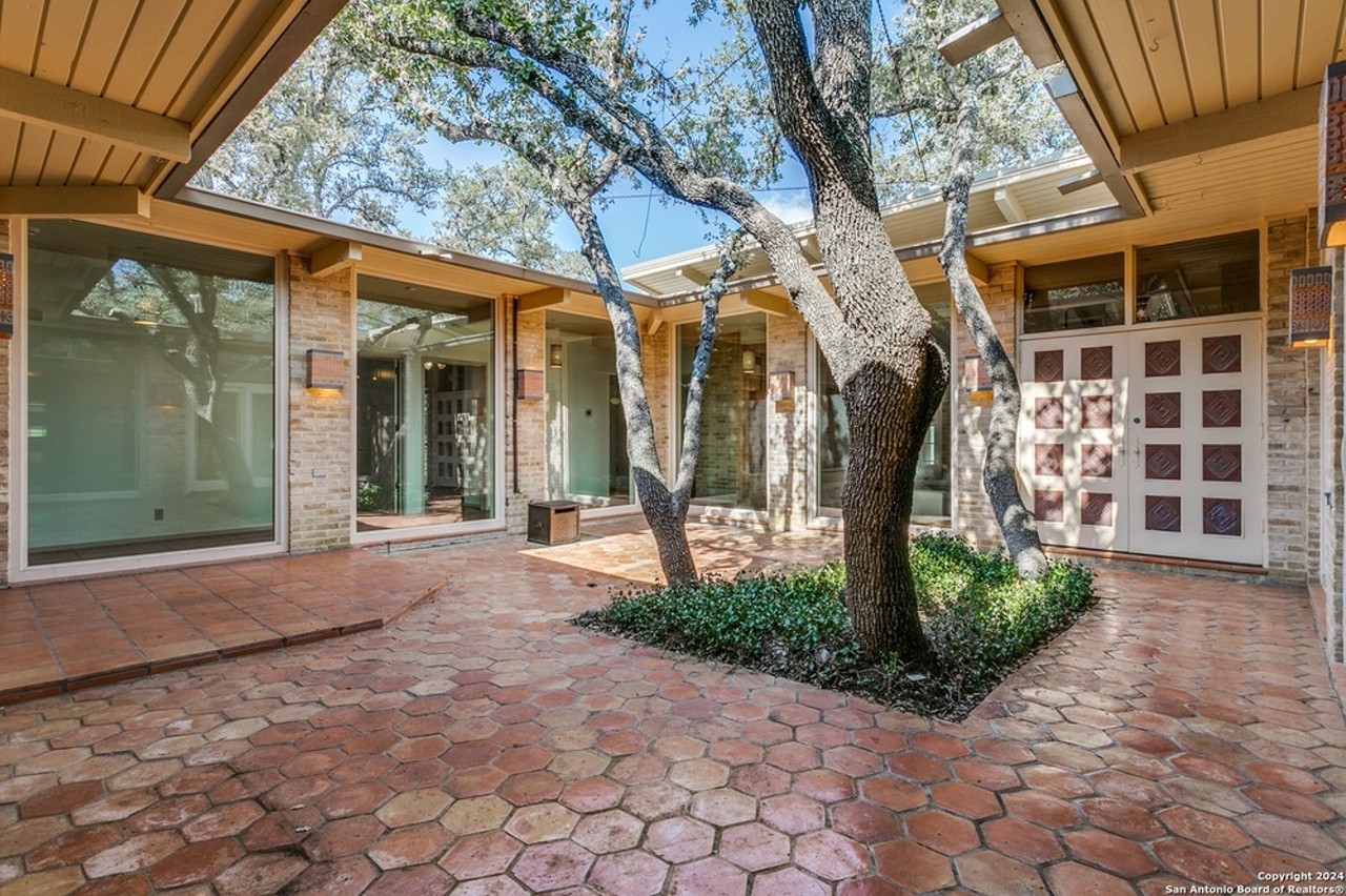 Mid-Century Modern home for sale in San Antonio was designed by Tower of the Americas architect