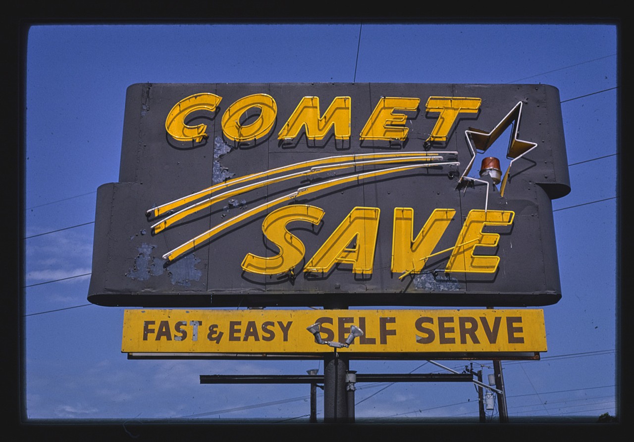 Comet Gas sign, San Antonio, Texas