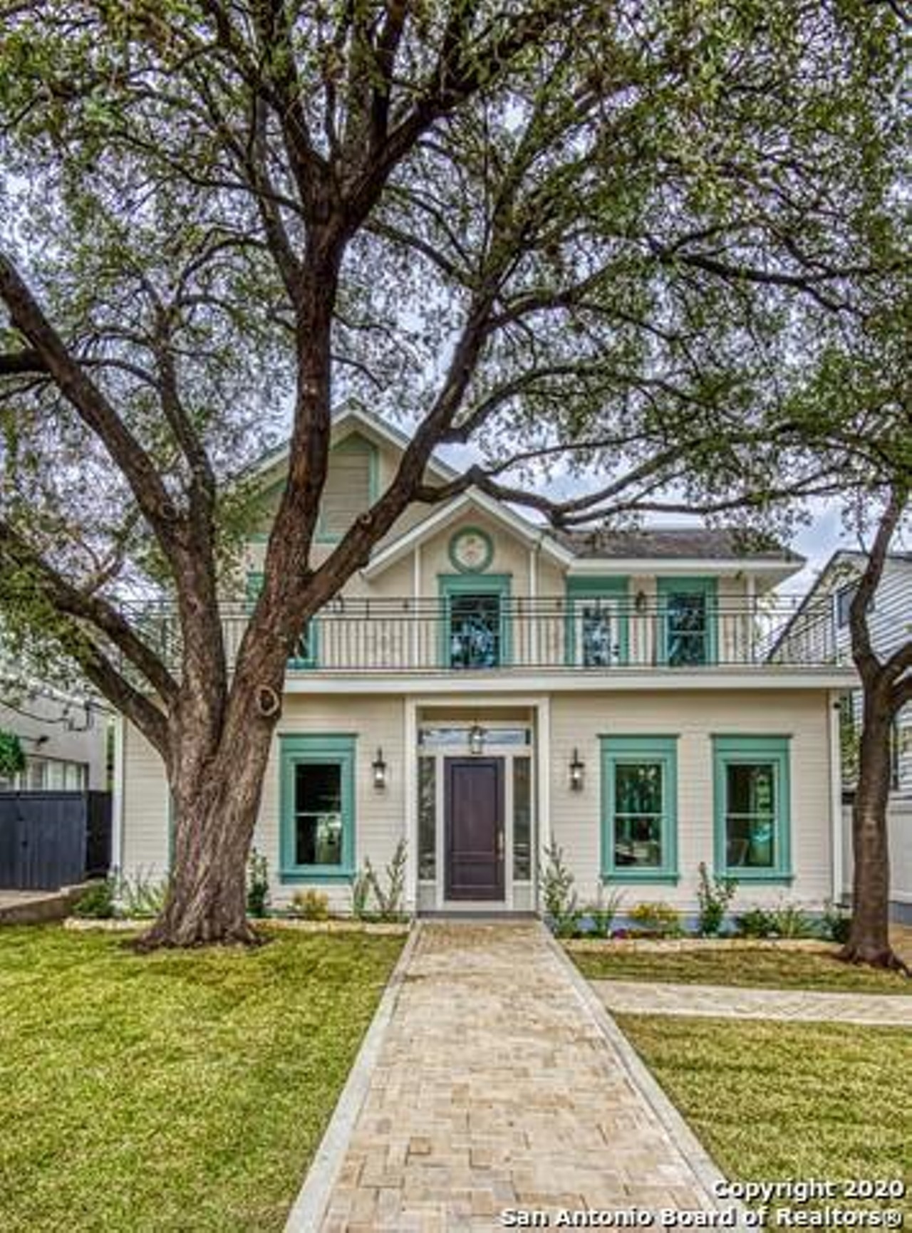 Once carved into duplex, this restored 1890 San Antonio home is now on the market