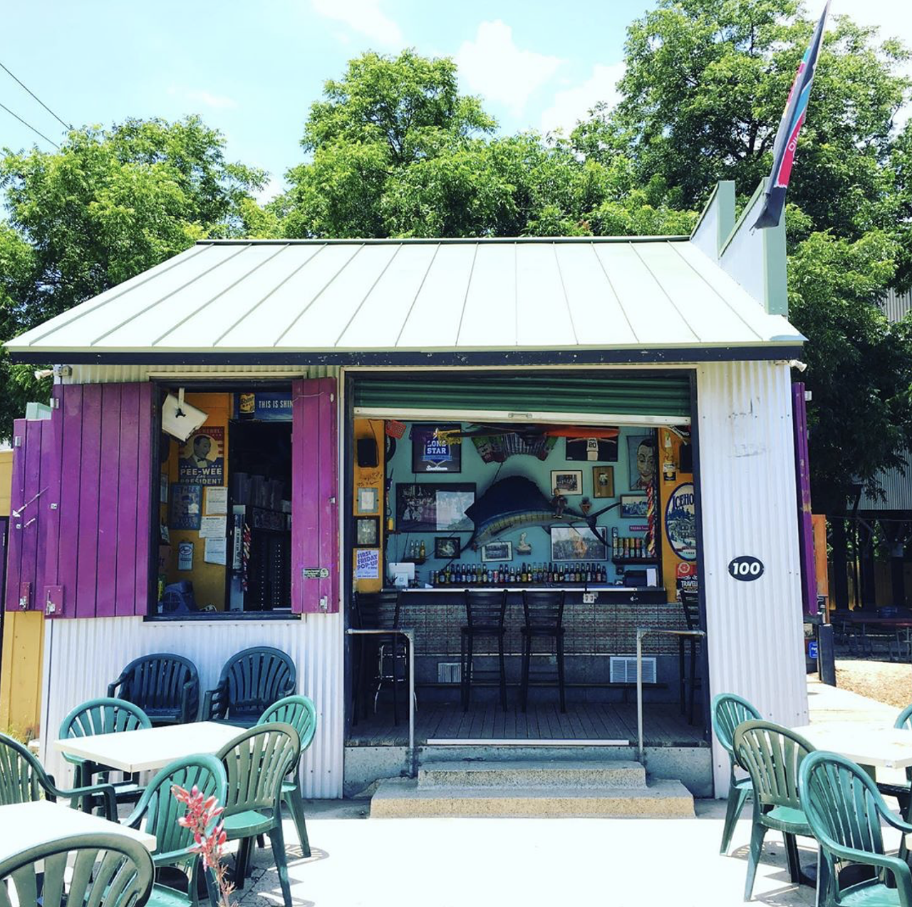 La Tuna Icehouse
100 Probandt St., (210) 212-5727, latunasa.com
For over 27 years, La Tuna Icehouse has been serving cold beer and wine to guests on their front outdoor patio, which includes an array of pecan tree-shaded picnic tables. 
Photo via Instagram /  
latunaicehouse