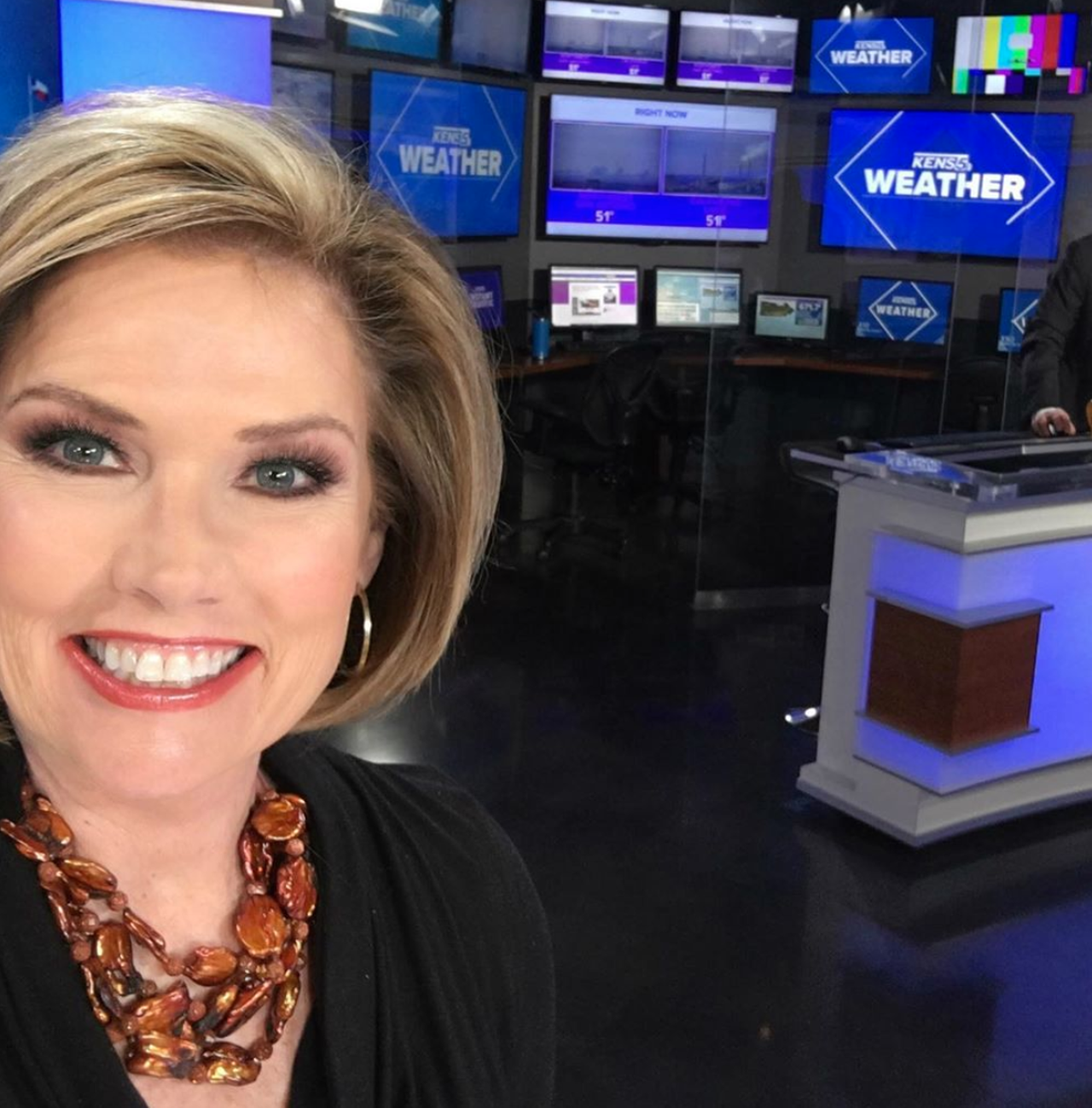 Deborah Knapp
With decades of experience as a news anchor, KENS 5’s Deborah Knapp is an Emmy award-winning journalist and an inductee of the San Antonio Women’s Hall of Fame. She’s even set up a scholarship to help a local student pay for college and set up the KENS 5 Excel Award to recognize SA teachers. How cool is that?!
Photo via Instagram / deborahknapp